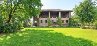Prestigious residence in the Park of the Castle ''La Bastardina'' - hills of Piacenza