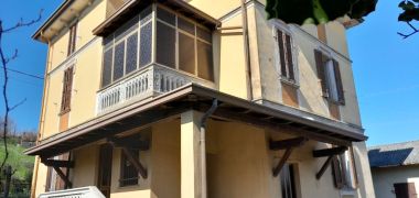 Villa storica con terreno e rustici Villa storica con terreno e rustici