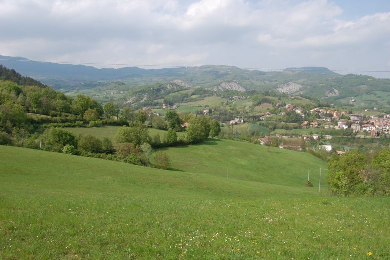 Rustico in sasso a Bobbio con terreno adiacente