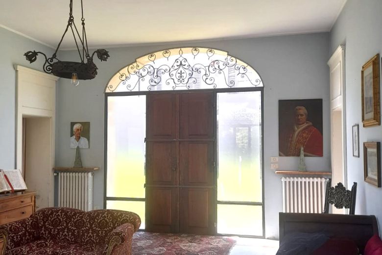 Storico Palazzo in piccolo borgo a ridosso dell'Oltrepò Pavese 