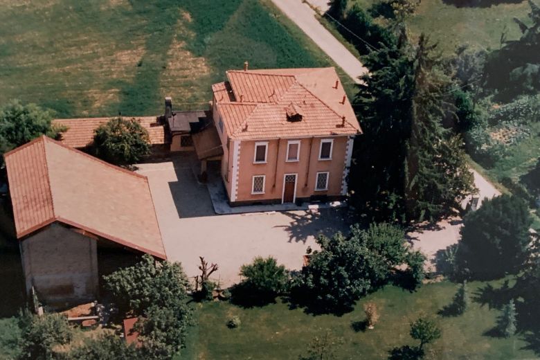 Early twentieth-century villa surrounded by greenery in Codevilla-Oltrepò Pavese 